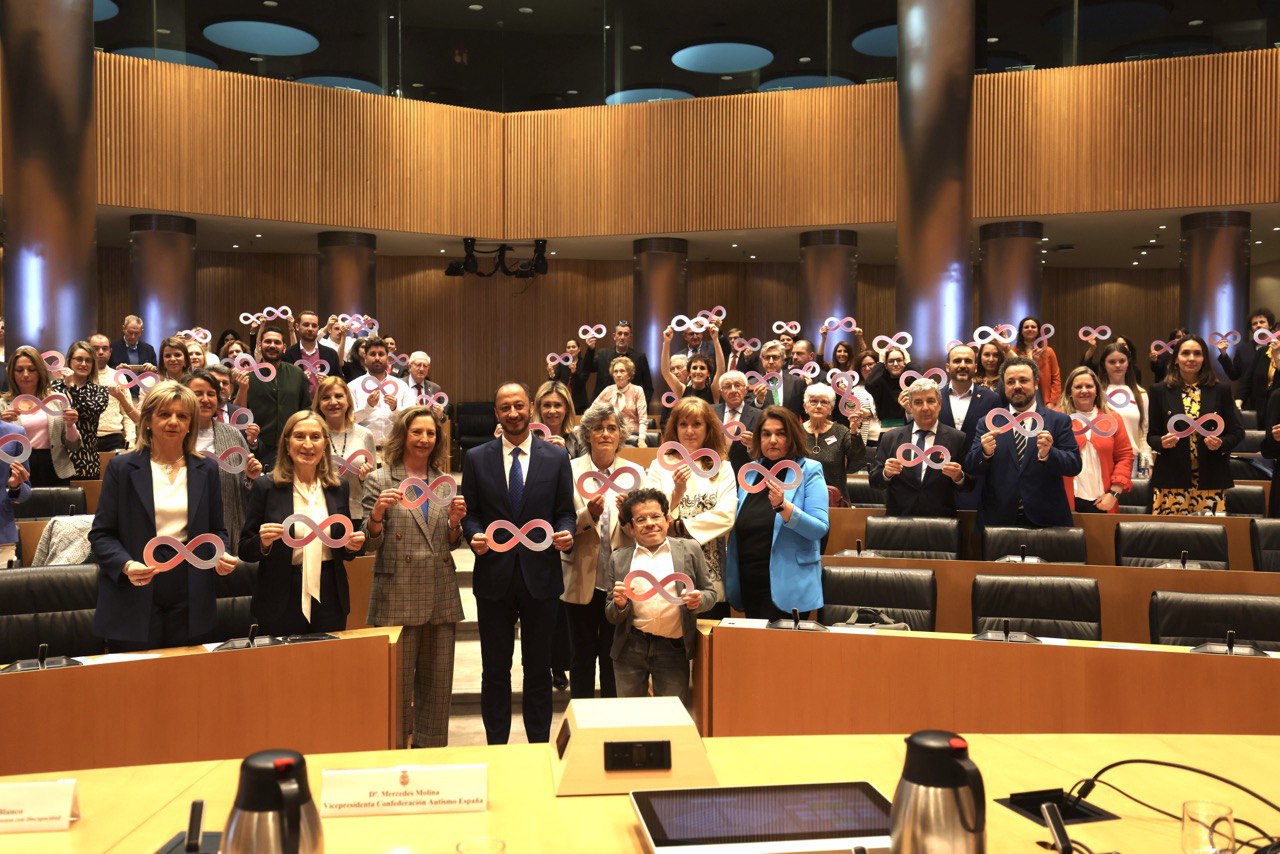 Acudimos al Acto Institucional del Día Mundial del Autismo en el Congreso de los Diputados.